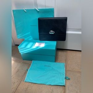 Tiffany&Co.Elsa Peretti Black Leather&Sterling Silver Bean Clutch NEW. Authentic